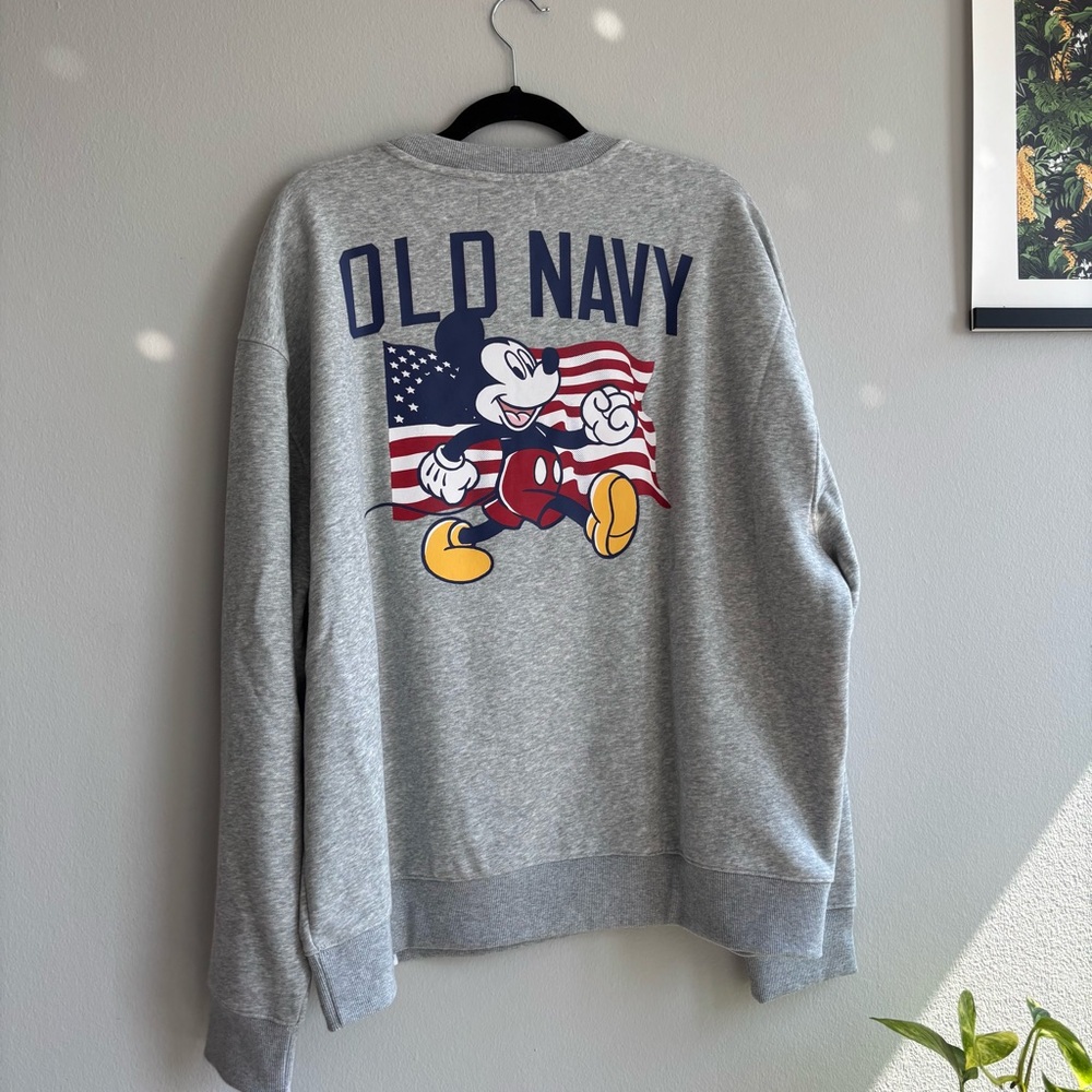 🇺🇸Old Navy x Disney Mickey Mouse Crewneck NWOT